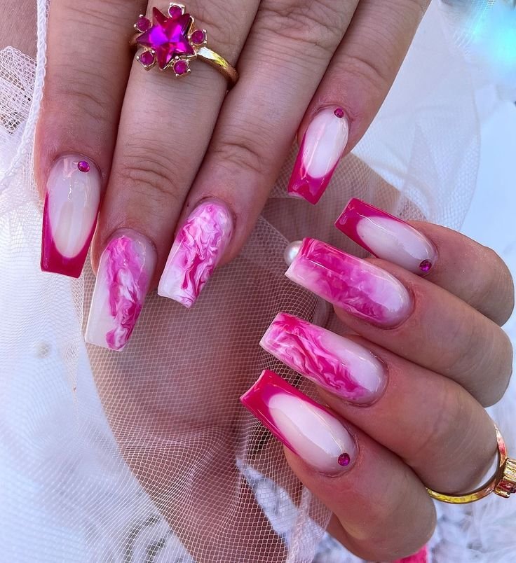 8+ Autumn Pink Marble Nails You’ll Want This Season